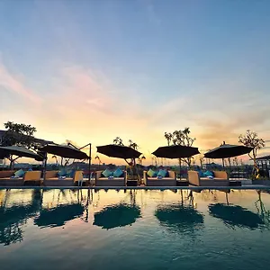 https://golden-tulip-devins-seminyak-hotel.hotelsseminyak.net